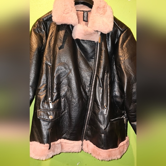 FashionNova All Fur Me Moto jacket - Picture 3 of 16